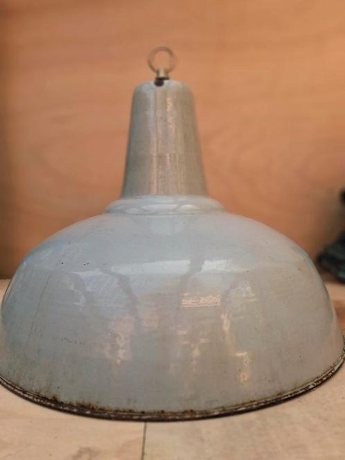 Jaren 50 grijze Industriële Hanglamp, Huis en Inrichting, Lampen | Hanglampen, Gebruikt, Minder dan 50 cm, Metaal, Ophalen of Verzenden