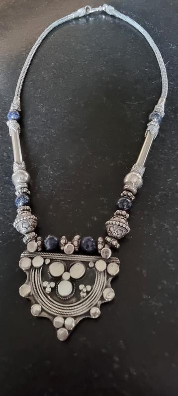 Zilveren vintage ketting met lapis lazulli stenen beschikbaar voor biedingen