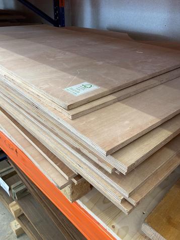 multiplex underlayment en betonplex beschikbaar voor biedingen