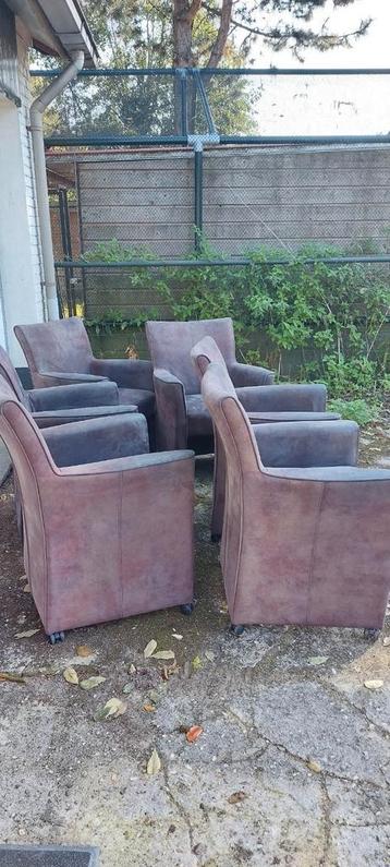 Stoelen beschikbaar voor biedingen