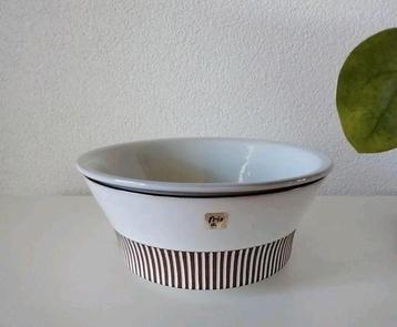 Fris Edam, fruittes / vergiet beschikbaar voor biedingen