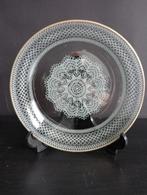 Vintage ronde glazen schaal gedecoreerd met (wit) gedecoreer, Ophalen of Verzenden, Overige stijlen, Glas, Schaal of Schalen