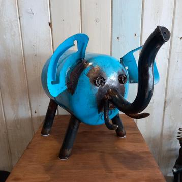 Metalen olifant - heliumtank - upcycling - duurzaam beschikbaar voor biedingen