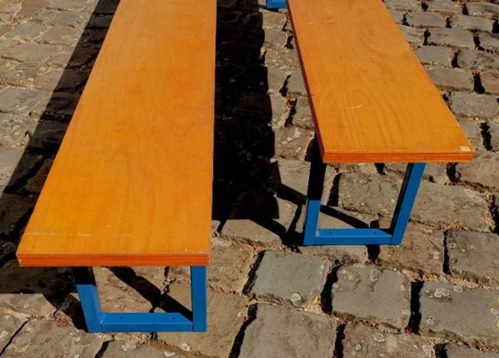 Stevige banken van Overtoom (tuut - tuut, dat is snel), Huis en Inrichting, Banken | Voetenbanken en Poefen, Gebruikt, Minder dan 50 cm