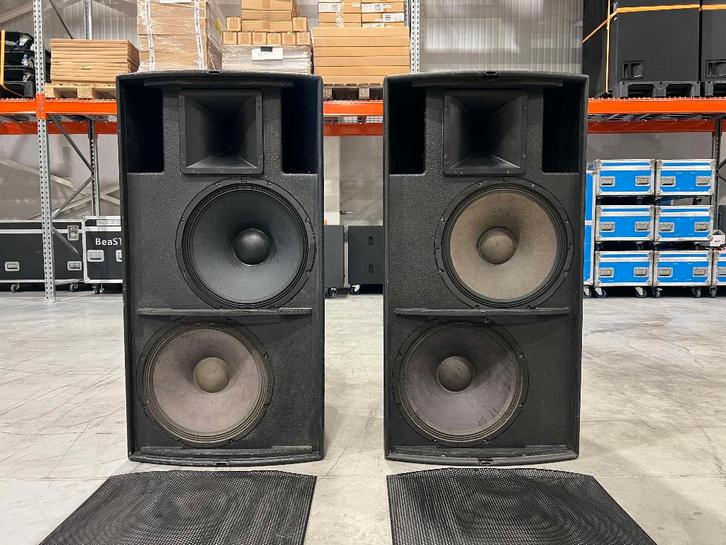 2x Martin Audio F215A 1,4"/15"/15" incl. wheels, Audio, Tv en Foto, Luidsprekers, Gebruikt, Front, Rear of Stereo speakers, 120 watt of meer