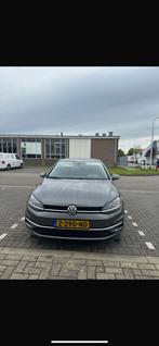 Volkswagen Golf 1.0 TSI 110pk 5D 2017 Grijs, Auto's, Volkswagen, Handgeschakeld, 3 cilinders, 999 cc, 1300 kg