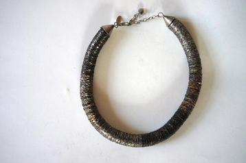 vintage metalen halsketting, in “visschubben” stijl manouk. beschikbaar voor biedingen