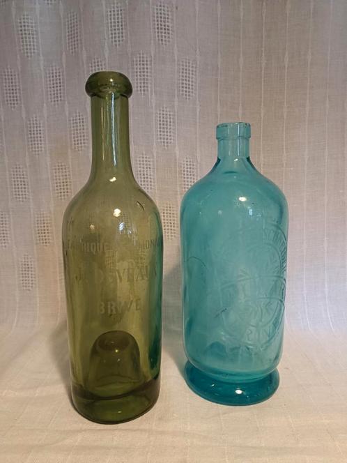 Vintage. 2 flessen (drank)., Antiek en Kunst, Antiek | Glas en Kristal, Ophalen of Verzenden