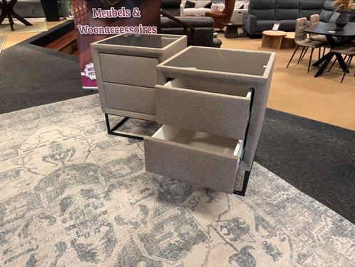 Nachtkastjes Taupe/Metaal 2x €175,- Direct/leverbaar E-7123, Huis en Inrichting, Slaapkamer | Nachtkastjes, Nieuw, 55 tot 70 cm