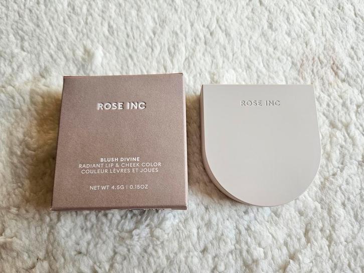 Rose inc. Blush divine lip & cheek color foxglove, Sieraden, Tassen en Uiterlijk, Uiterlijk | Cosmetica en Make-up, Zo goed als nieuw