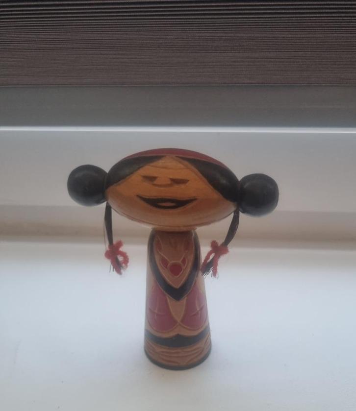 Mooie Ainu Kokeshi, Antiek en Kunst, Kunst | Niet-Westerse kunst, Verzenden