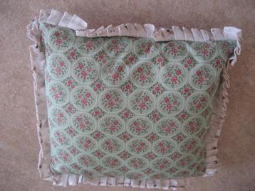 Kussen/Sierkussen/vierkant /40x40 roze ,creme ,groen 0508202 beschikbaar voor biedingen
