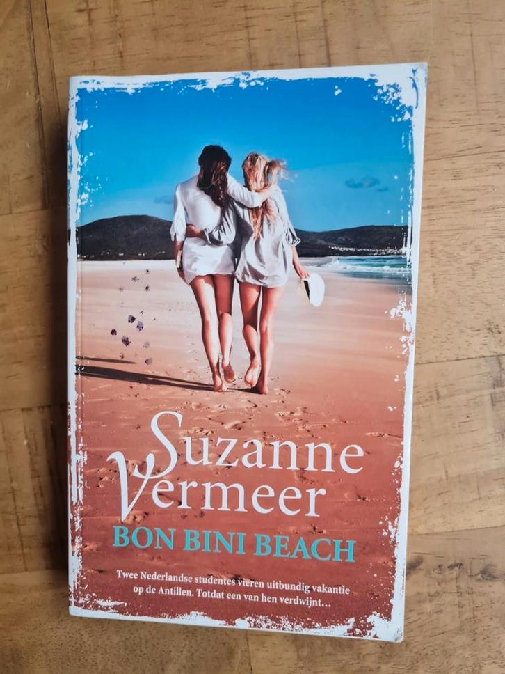 Suzanne Vermeer - Bon Bini Beach, Boeken, Thrillers, Zo goed als nieuw, Ophalen of Verzenden