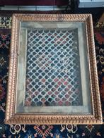 Hardhouten bijzettafel met glas en houtsnijwerk, Gebruikt, 55 tot 75 cm, Rechthoekig, Hout
