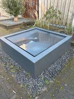 Vierkante fontein met verlichting en pomp, Ophalen, Gebruikt, Gietijzer, Fontein