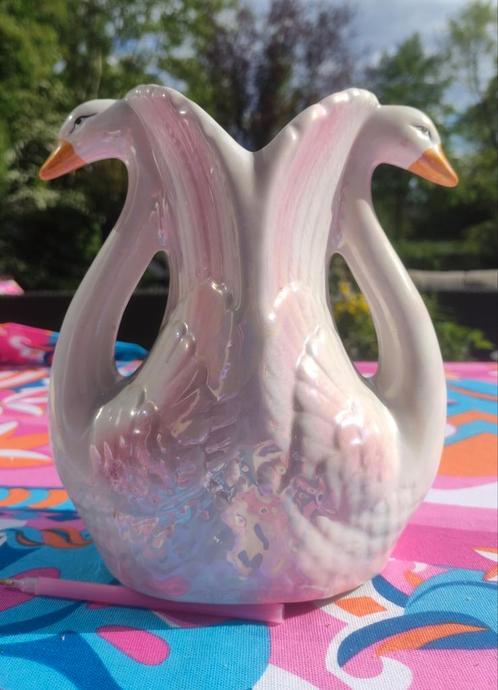 Vintage keramische vaas in zwaan vorm, Huis en Inrichting, Woonaccessoires | Vazen, Zo goed als nieuw, Wit, Minder dan 50 cm, Aardewerk of Porselein