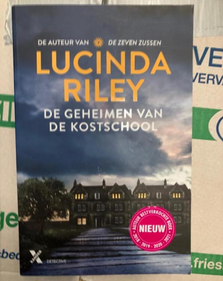 Boeken van Lucinda Riley, Boeken, Romans, Zo goed als nieuw, Ophalen of Verzenden