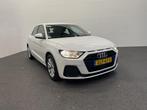 Audi A1 Sportback 30 TFSI 110pk S-Tronic Advanced edition Na, Auto's, Audi, Stof, Euro 6, Wit, Bedrijf