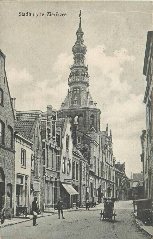 (388-010-009) Zierikzee Stadhuis, Verzamelen, Ansichtkaarten | Nederland, Zeeland, Verzenden