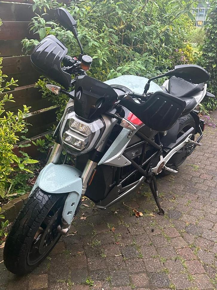 Zero SR/F ZF 14.4 - Nieuw Acc.upack & Controller!, Motoren, Motoren | Overige merken, Particulier, Naked bike, meer dan 35 kW