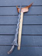 Unieke oude Madurese keris 15 .luk, Antiek en Kunst, Kunst | Niet-Westerse kunst, Ophalen of Verzenden