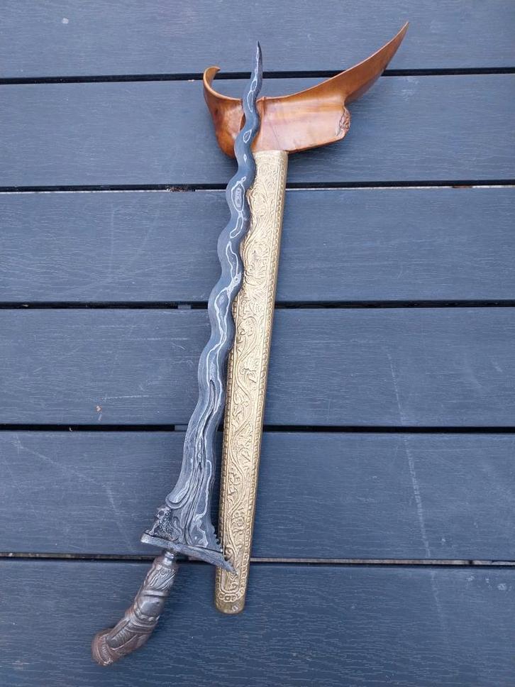 Unieke oude Madurese keris 15 .luk, Antiek en Kunst, Kunst | Niet-Westerse kunst, Ophalen of Verzenden