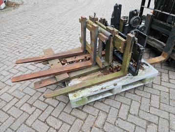 Fem 2 en 3 vorkenborden met vorken  siteshiftborden  beschikbaar voor biedingen