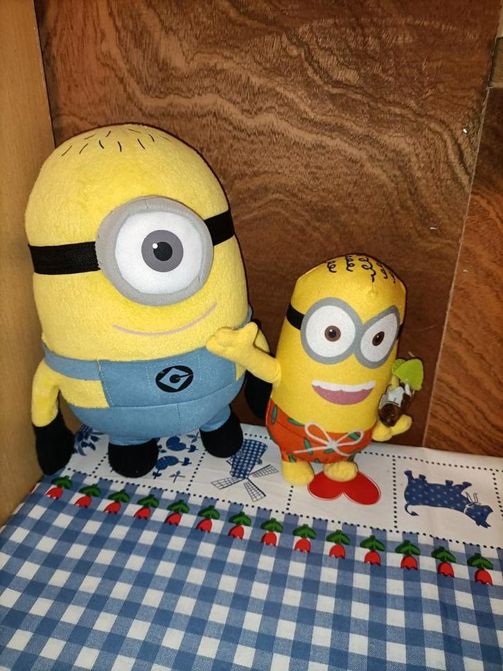 2 x Minions knuffel Minion 28 cm + 19 cm groot, Kinderen en Baby's, Speelgoed | Knuffels en Pluche, Ophalen of Verzenden