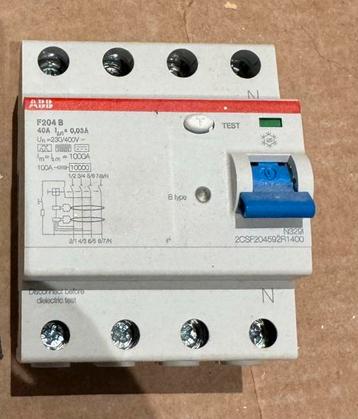 Abb System pro M compact aardlekschakelaar 4P 40a 0,03a beschikbaar voor biedingen
