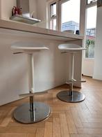 Witte verstelbare barkrukken, Huis en Inrichting, Barkrukken, Ophalen, 60 tot 90 cm, Zo goed als nieuw, In hoogte verstelbaar