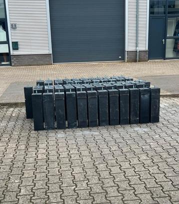 Betonpoeren 15x15x60 12x12x60  beschikbaar voor biedingen