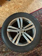 Mooie set R18 235/55 VW Sebring Velgen, Pirelli winterbanden, Auto-onderdelen, Banden en Velgen, Ophalen, 18 inch, Banden en Velgen