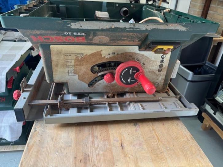 Gezocht: Bosch PTS10 zaagtafel, defect, vervuild, incompleet, Doe-het-zelf en Verbouw, Gereedschap | Zaagmachines, Gebruikt, Cirkelzaag