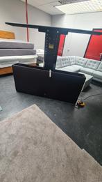 Nieuw voetbord met tv lift zwart kleur stof maximaal 55 inch, Huis en Inrichting, Kasten | Televisiemeubels, Ophalen of Verzenden