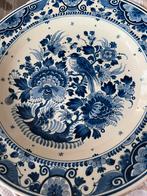 Wandbord Delfts blauw. Handgeschilderd. 34 cm. doorsnede., Ophalen of Verzenden