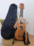 Ukelele Kala Pacific Walnut Sopraan + tas, draagbanden, capo, Muziek en Instrumenten, Snaarinstrumenten | Gitaren | Akoestisch