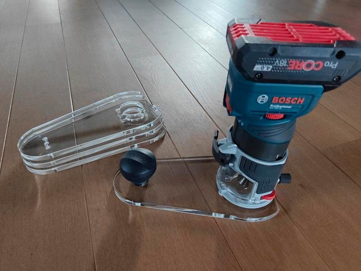 Bosch Blauw professional GKF 18V voetplaat voor kantenfrees, Doe-het-zelf en Verbouw, Gereedschap | Freesmachines, Elektrisch