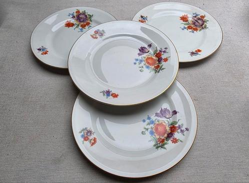 Set 2 x 2 borden met verschillend bloem decor, Antiek en Kunst, Antiek | Servies los, Ophalen of Verzenden