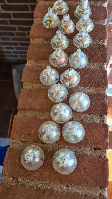 Halogeen spots 17 stuks beschikbaar voor biedingen