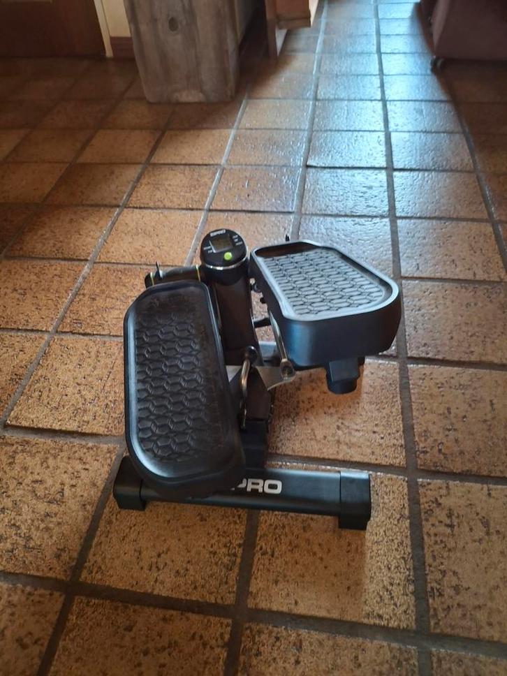 Zipro Stepapparaat - Zo Goed Als Nieuw!, Sport en Fitness, Fitnessapparatuur, Zo goed als nieuw, Stepapparaat, Benen, Buik, Metaal