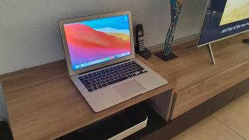 Macbook Air (Core i5 / 8GB / SSD / HD5000 Graphics / HDMI) beschikbaar voor biedingen