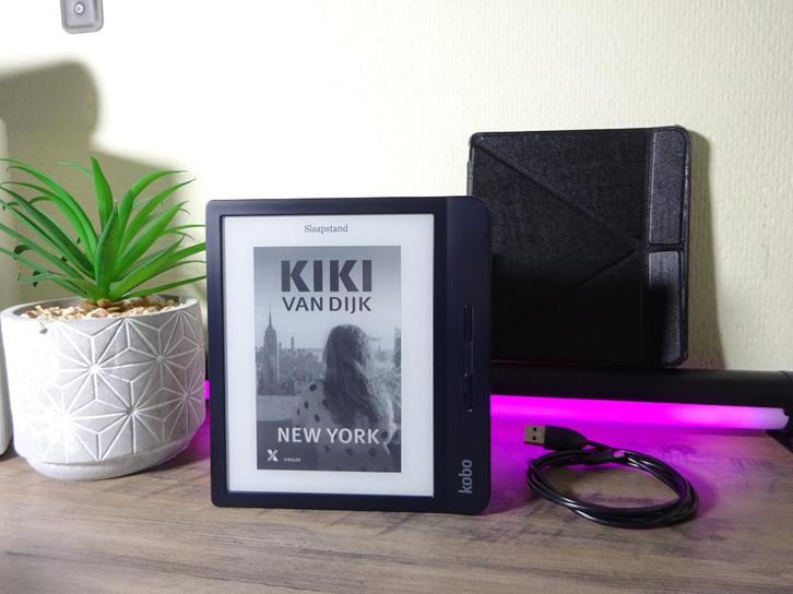 Kobo Libra e-reader, zwart + sleepcover, krasvrij, Computers en Software, E-readers, Zo goed als nieuw, 7 inch, 8 GB, Touchscreen