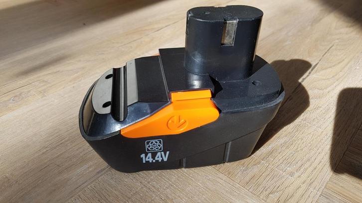 boormachine accu 14.4V FERM CDA1043 1.3Ah, Doe-het-zelf en Verbouw, Gereedschap | Boormachines, Zo goed als nieuw, Boormachine