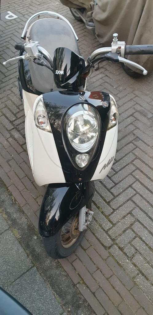 Sym mio snor, Fietsen en Brommers, Scooters | SYM, Zo goed als nieuw, Mio, Benzine, Ophalen
