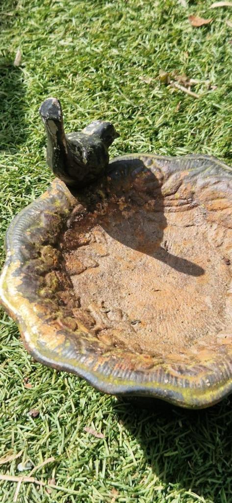 Gietijzeren vogel drink bakje (brocante), Tuin en Terras, Vogelhuisjes en Vogelbaden, Gebruikt, Ophalen of Verzenden