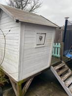 Houten speelhuisje op plateau, Ophalen, Gebruikt, Hout