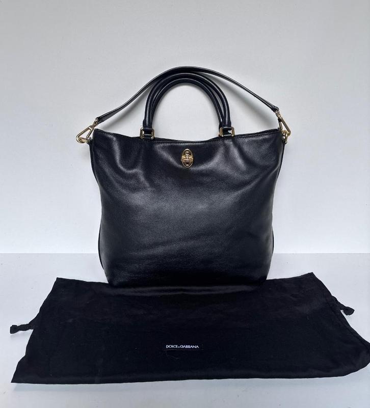 DOLCE & GABBANA zwart leer schouder tas bag, Sieraden, Tassen en Uiterlijk, Tassen | Damestassen, Zo goed als nieuw, Schoudertasje