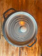 Staub Cocotte Braadpan - Gietijzer maat 24, Huis en Inrichting, Keuken | Potten en Pannen, Ophalen, Zo goed als nieuw, Koekenpan of Braadpan