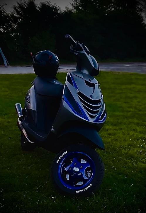 Zip 70cc, Fietsen en Brommers, Scooters | Piaggio, Zo goed als nieuw, Zip, Ophalen