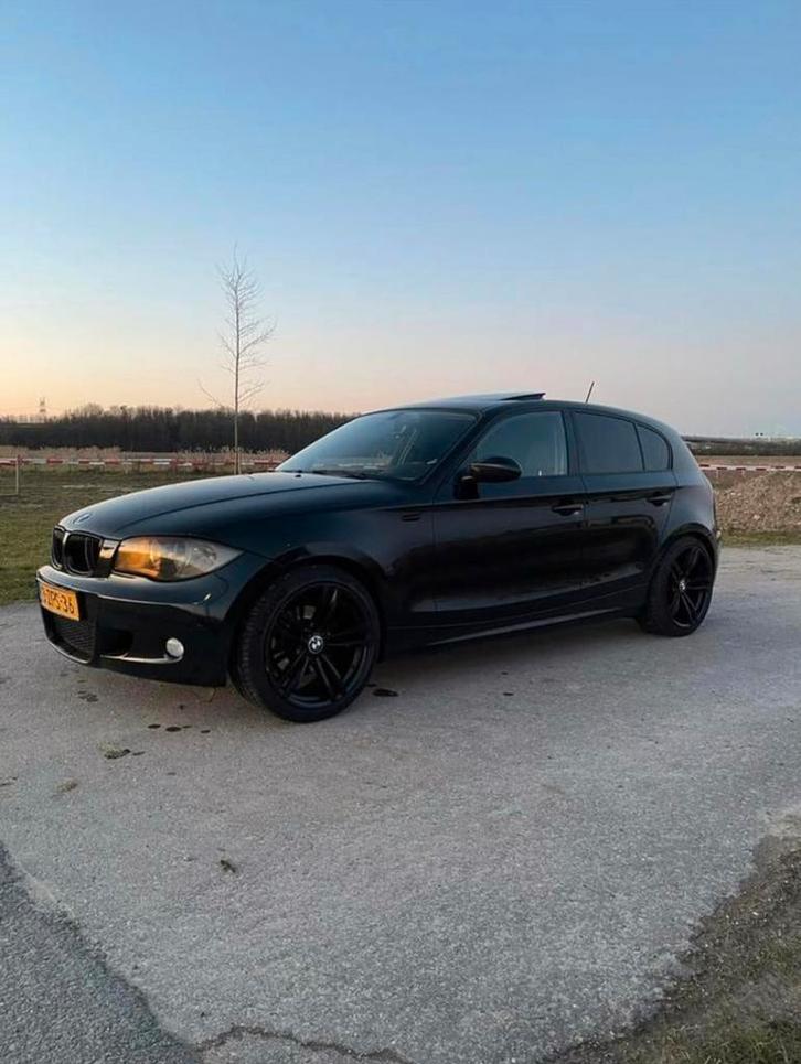BMW 1-Serie 2.0 118I 5DR 2008 Zwart, Auto's, BMW, Particulier, 1-Serie, Benzine, B, Hatchback, Handgeschakeld, Geïmporteerd, Zwart